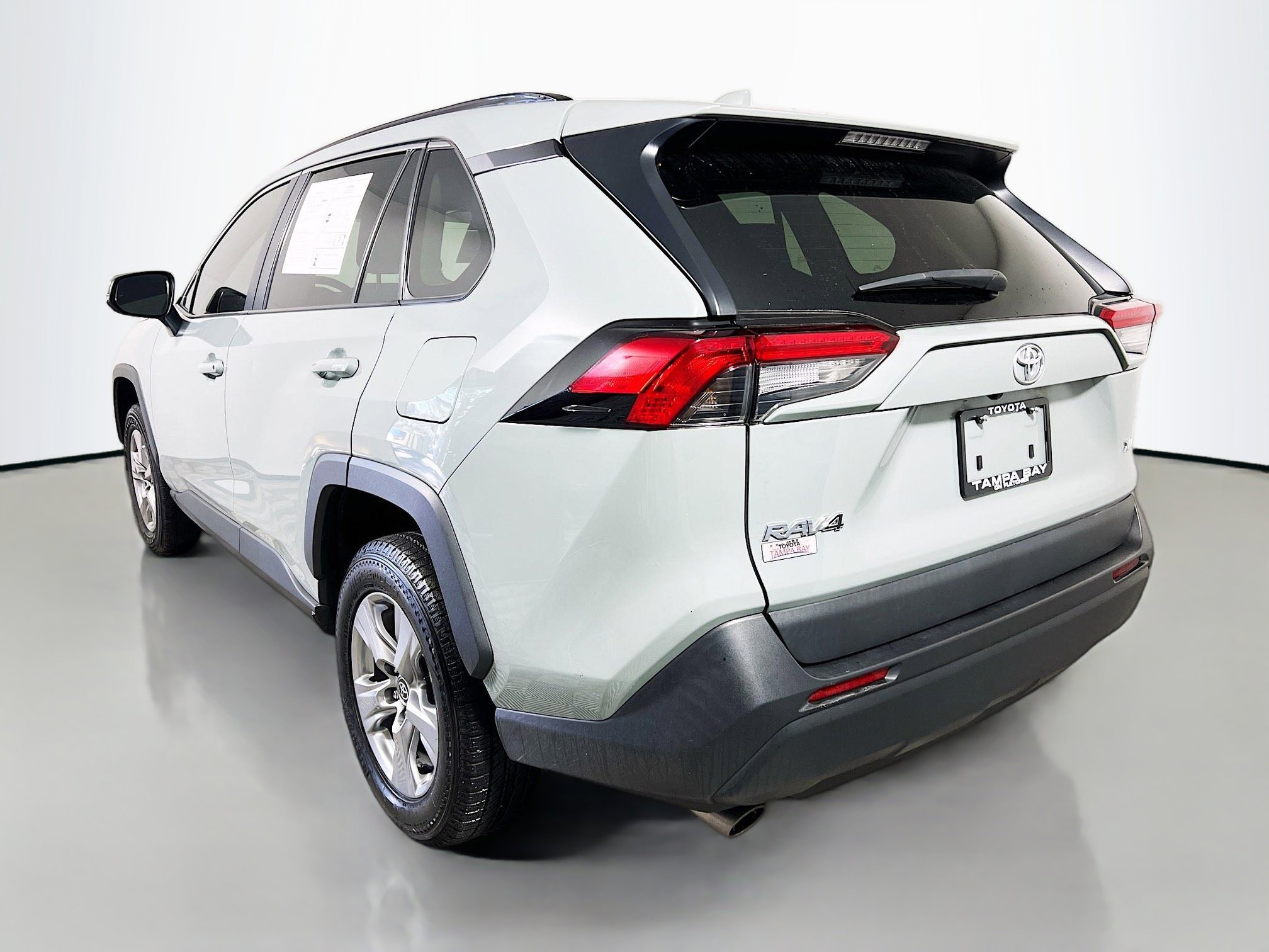 Used 2023 Toyota RAV4 XLE w/ Convenience Package image 8