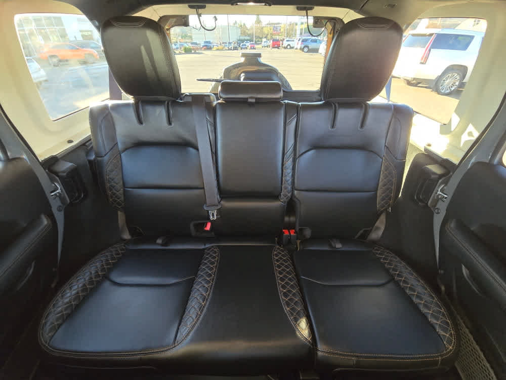 Used 2022 Jeep Wrangler Unlimited Sahara AWD/4WD image 17