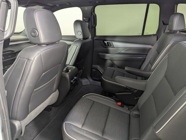 Used 2025 Buick Enclave Sport Touring w/ Power Package AWD/4WD image 17