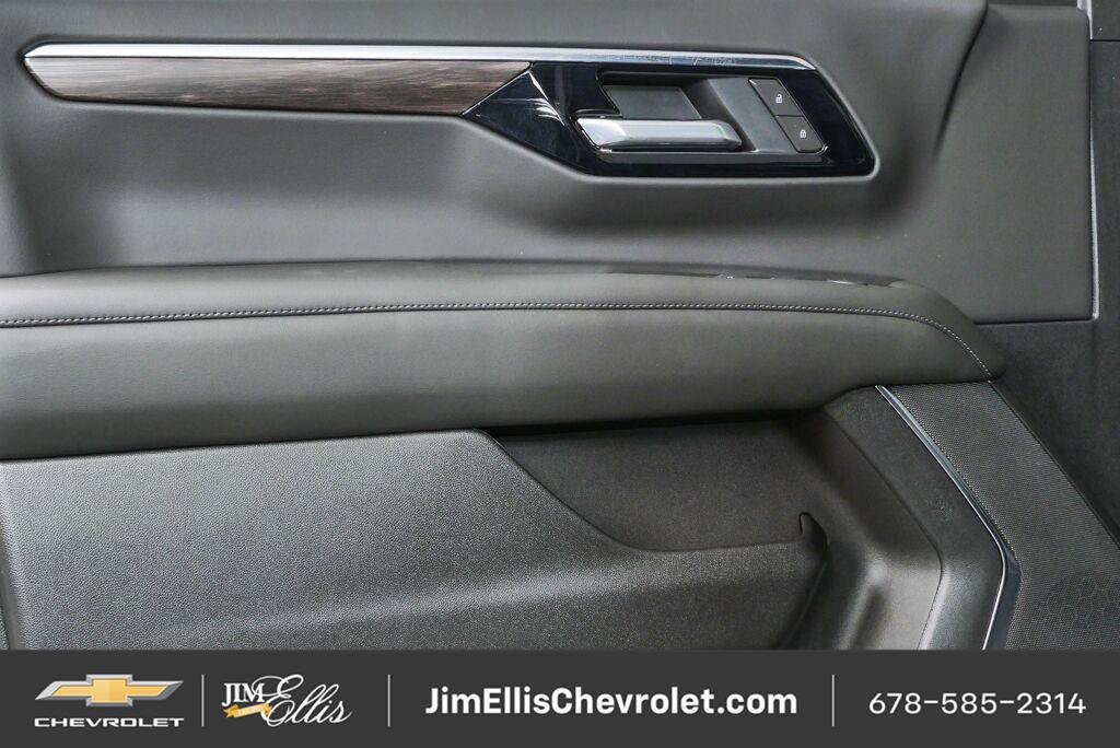 New 2026 Chevrolet Suburban LS RWD image 7
