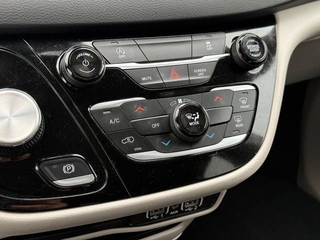 Used 2024 Chrysler Voyager LX FWD image 20