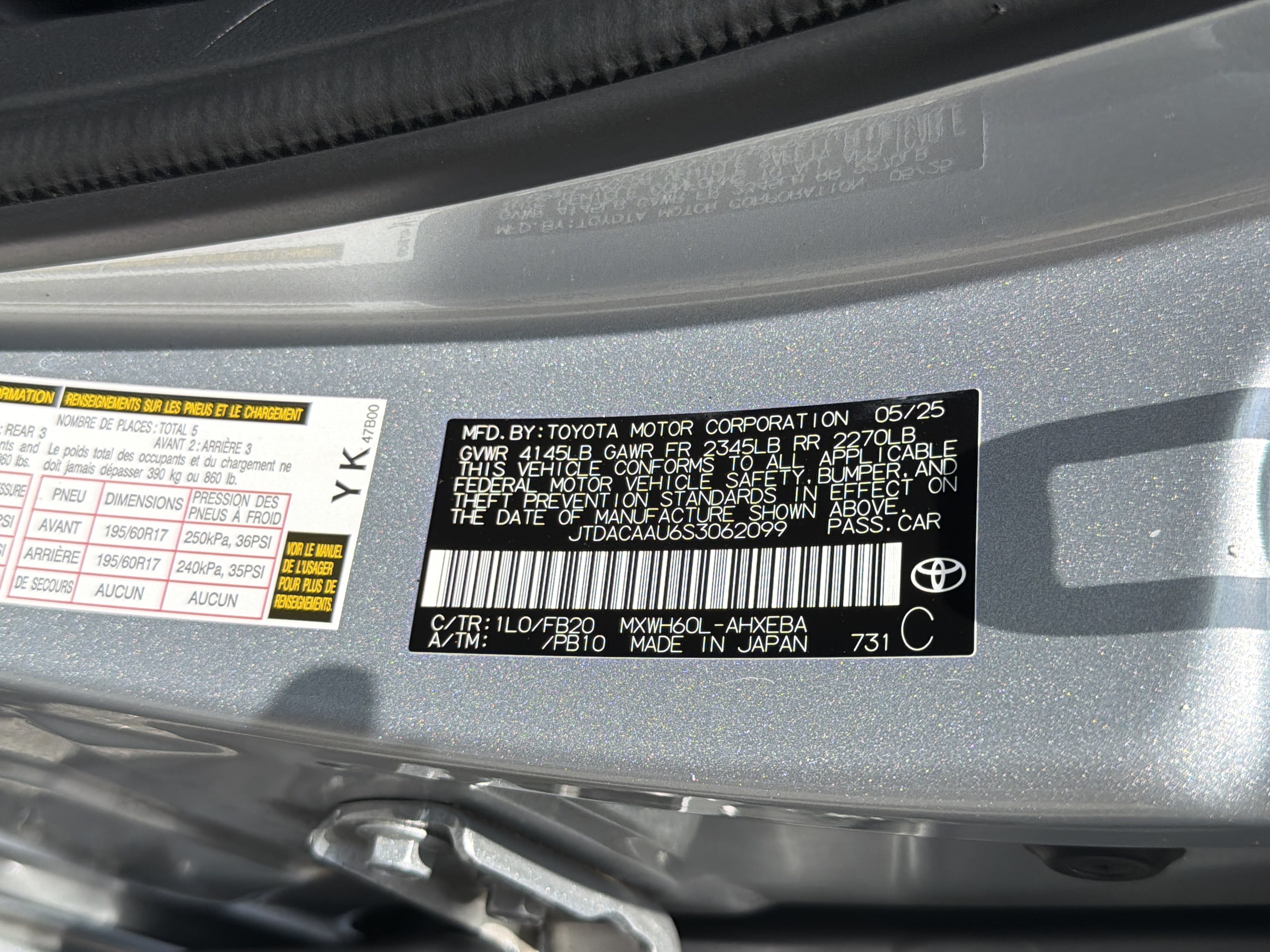 Certified 2025 Toyota Prius LE FWD image 31