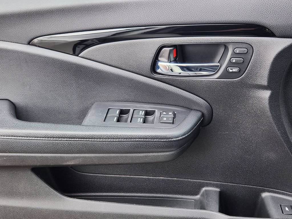 Used 2019 Honda Pilot Touring image 11