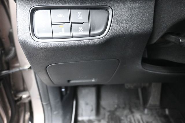 Used 2019 Hyundai Santa Fe SE AWD/4WD image 16