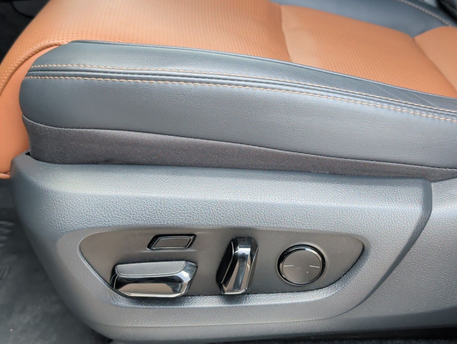 Certified 2025 Lexus GX 550 AWD/4WD image 10
