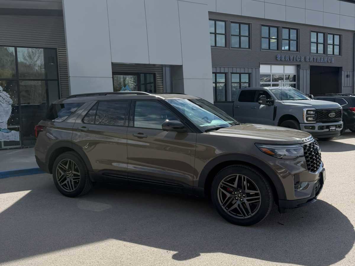 New 2026 Ford Explorer ST w/ Sun And Sound Package image 6