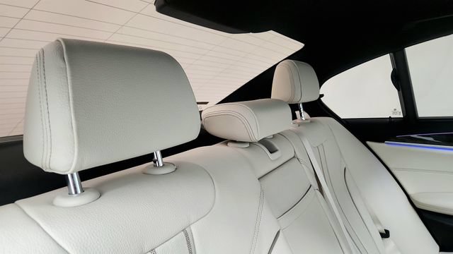 Used 2021 BMW 540i w/ Executive Package RWD image 39