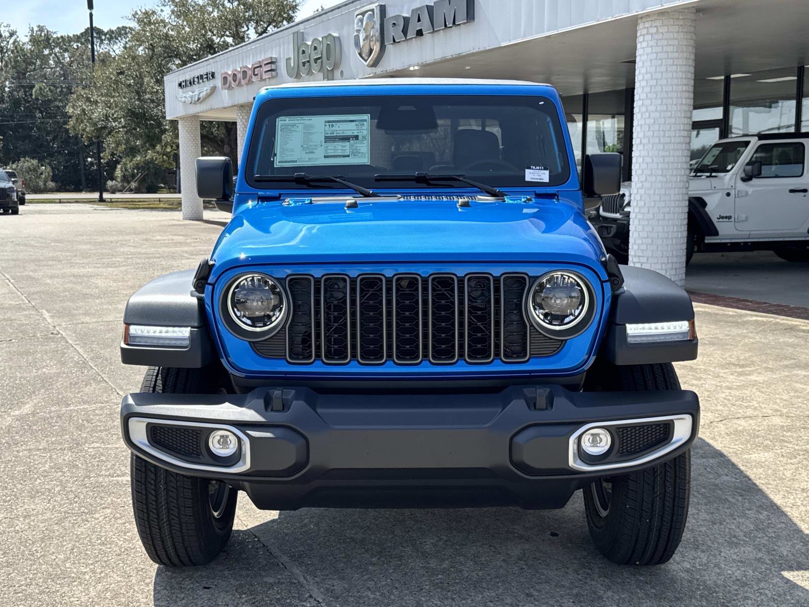 New 2026 Jeep Gladiator Sport AWD/4WD image 2