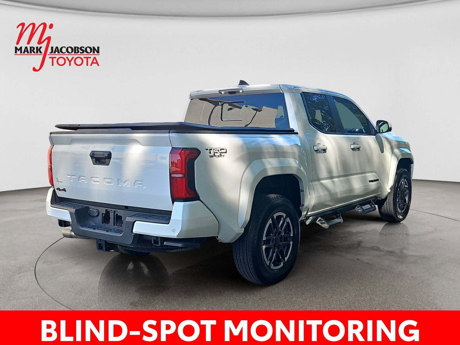 Used 2024 Toyota Tacoma TRD Sport w/ TRD Sport Upgrade Package AWD/4WD image 9