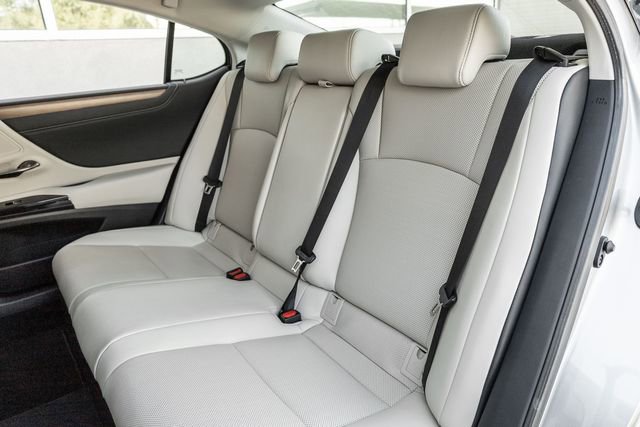 Used 2025 Lexus ES 300h 300h image 12