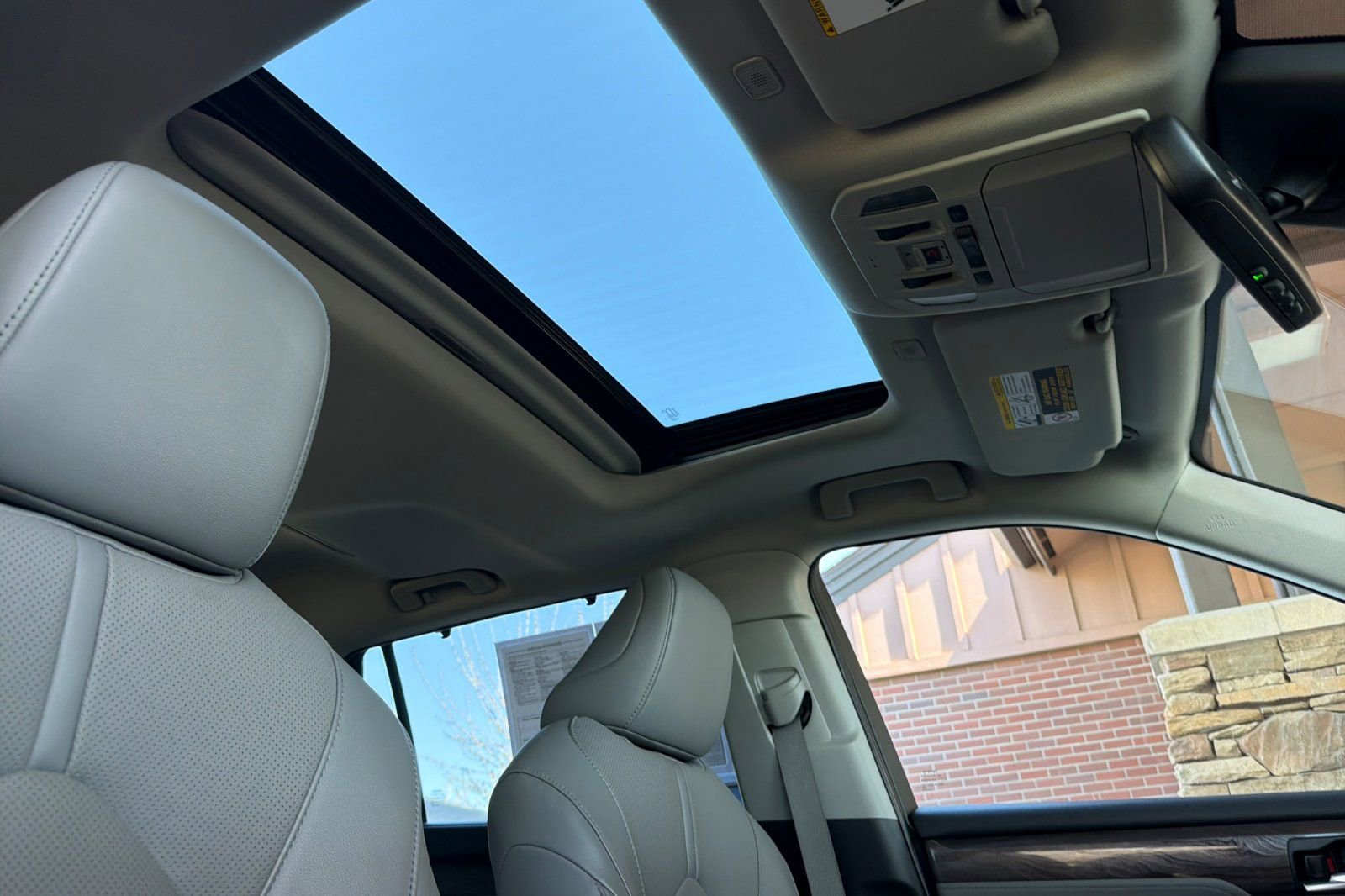 Used 2023 Toyota Highlander Limited image 18