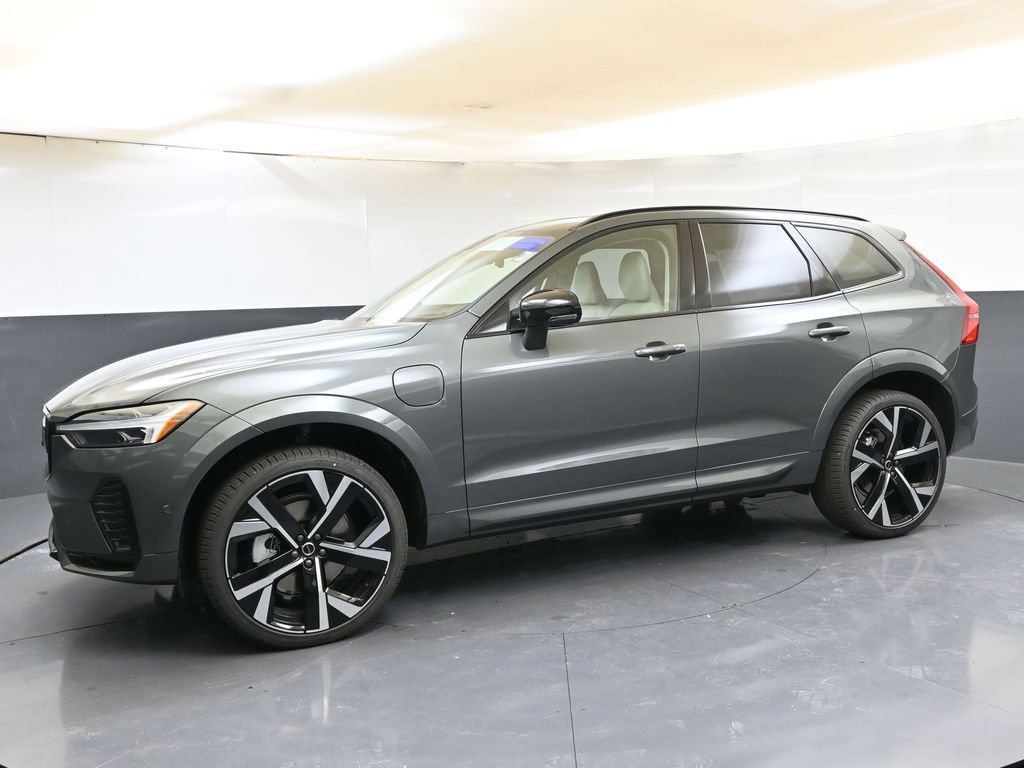 New 2026 Volvo XC60 T8 Ultra image 2
