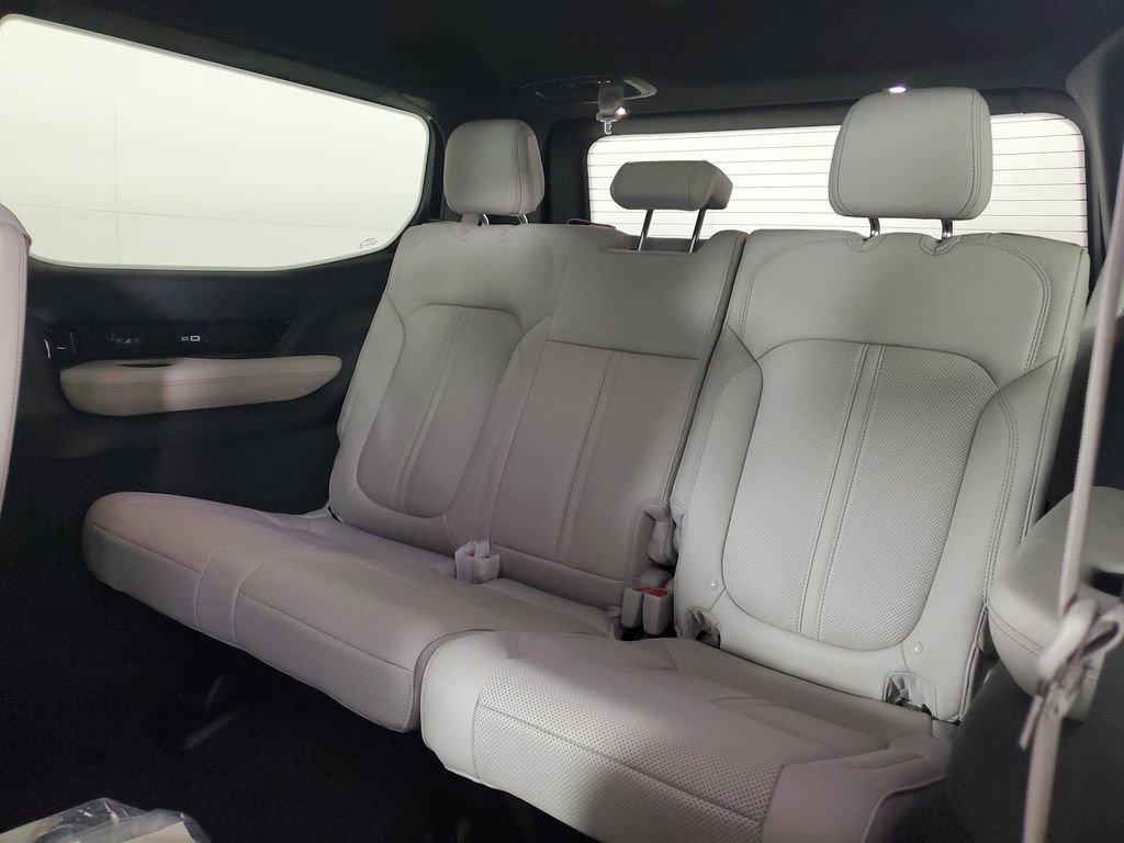 New 2026 Jeep Grand Wagoneer Summit AWD/4WD image 14