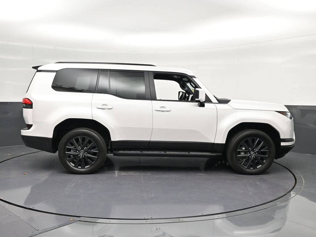 Used 2024 Lexus GX 550 w/ Cold Area Package AWD/4WD image 4