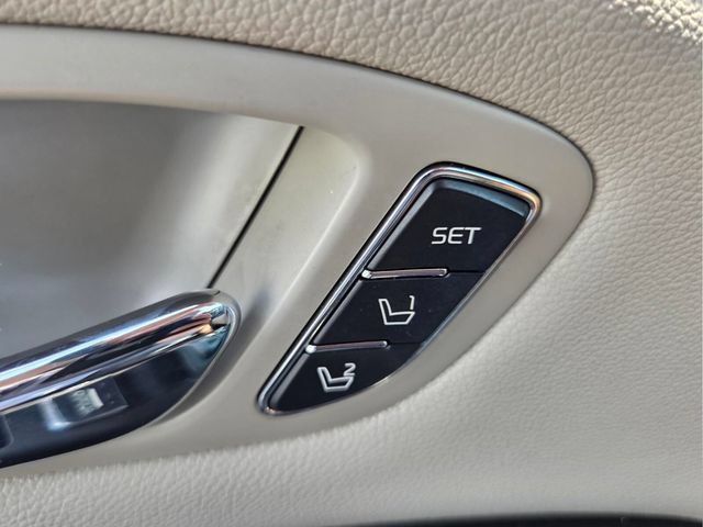 Used 2017 Kia Sedona EX FWD image 35