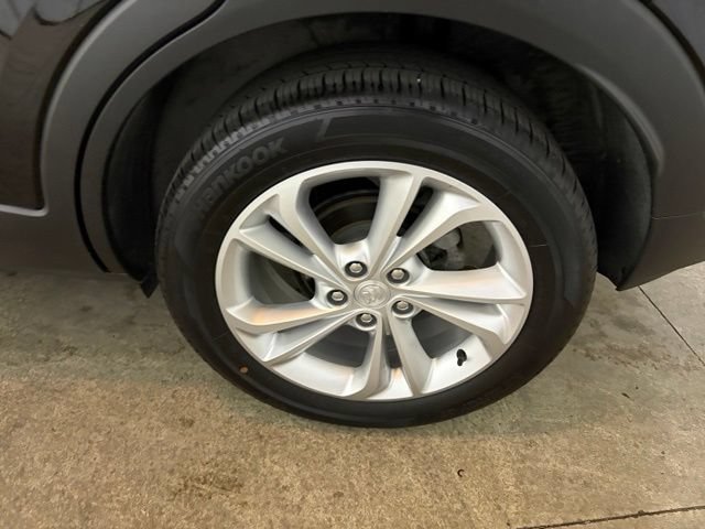 Used 2023 Buick Encore GX Preferred w/ Cold Weather Comfort Package FWD image 9