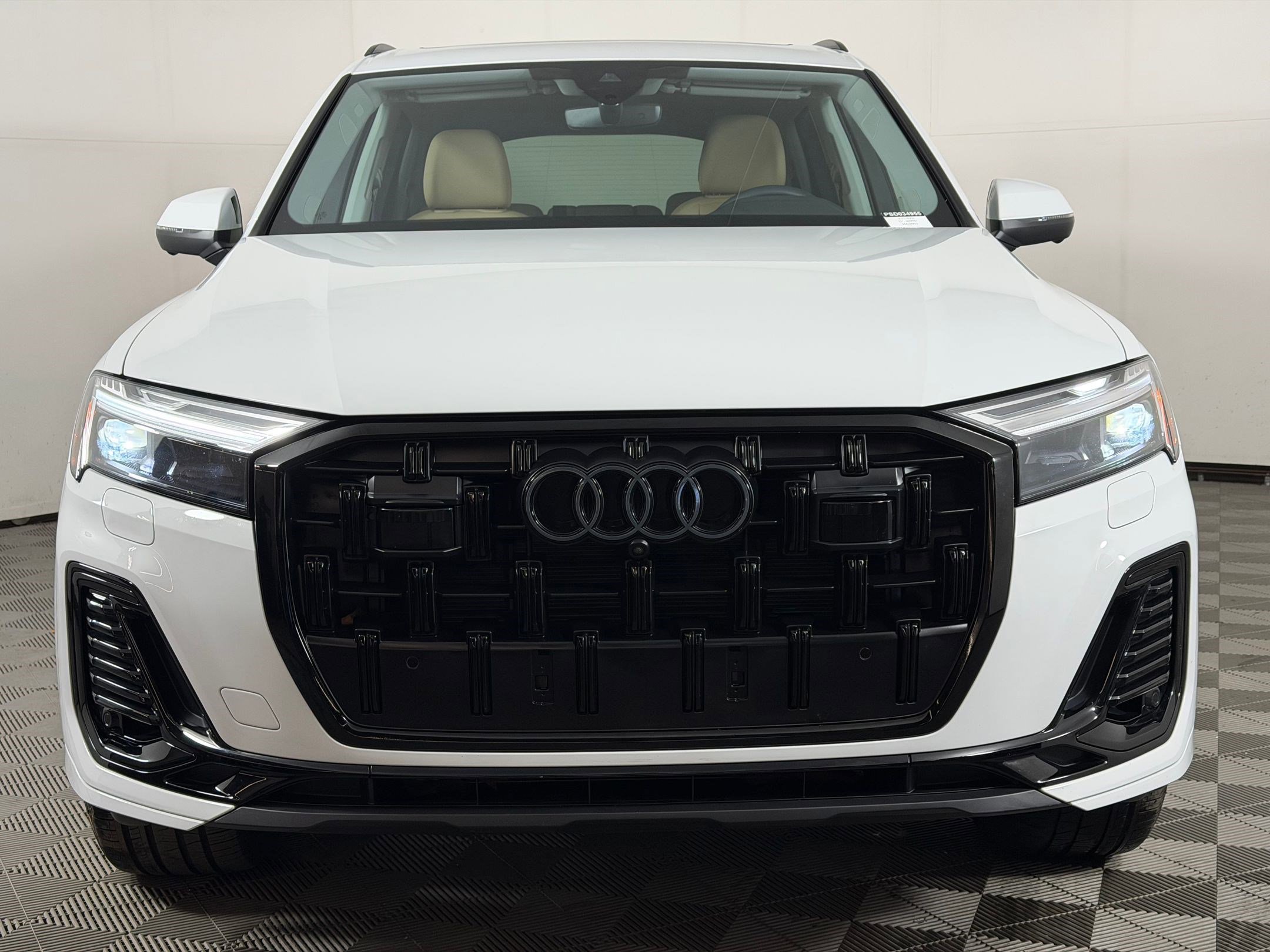 Used 2025 Audi Q7 2.0T Premium w/ Convenience Plus Package AWD/4WD image 6