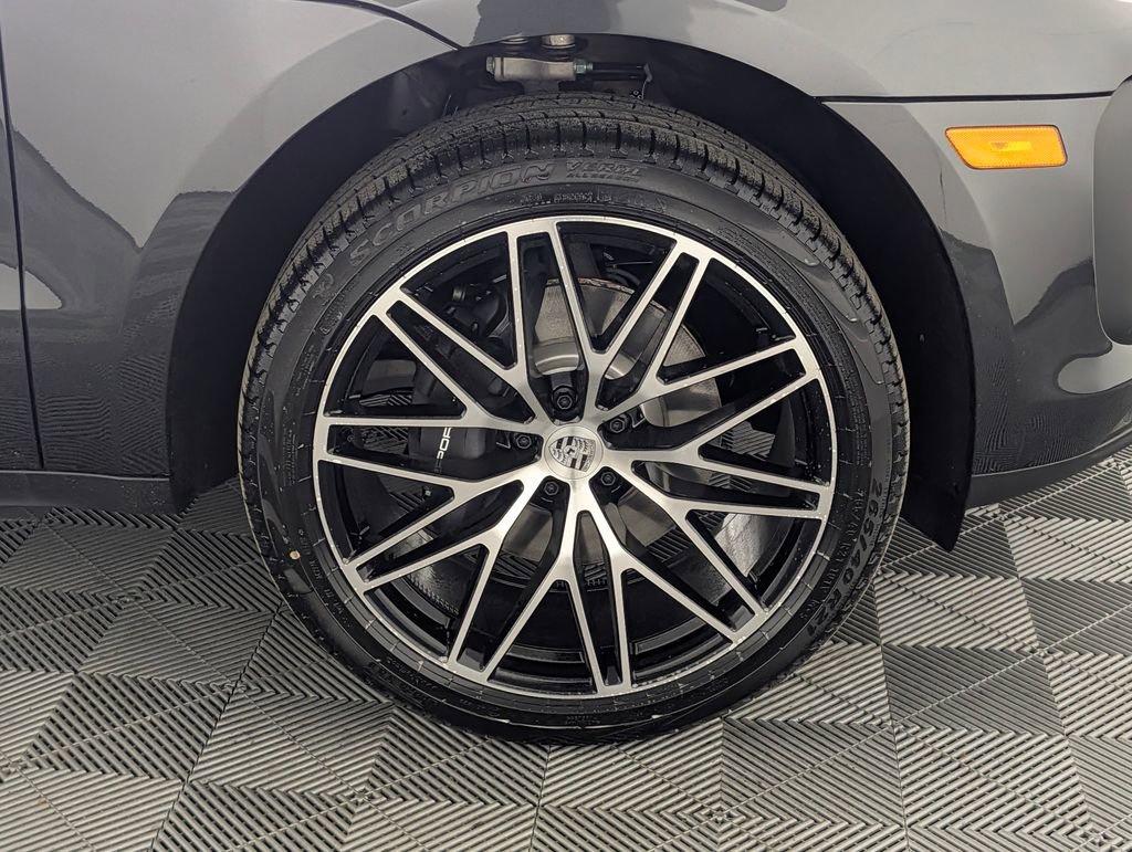 New 2026 Porsche Macan image 13