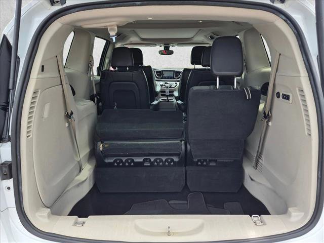 Used 2019 Chrysler Pacifica Limited FWD image 6