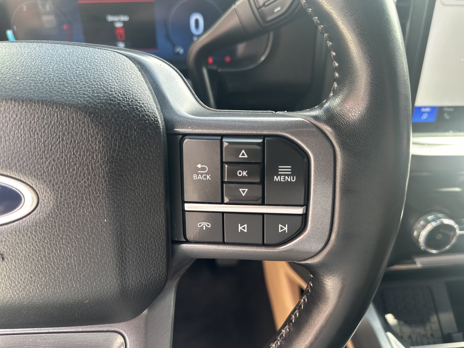Used 2023 Ford F350 Lariat w/ Lariat Ultimate Package AWD/4WD image 18