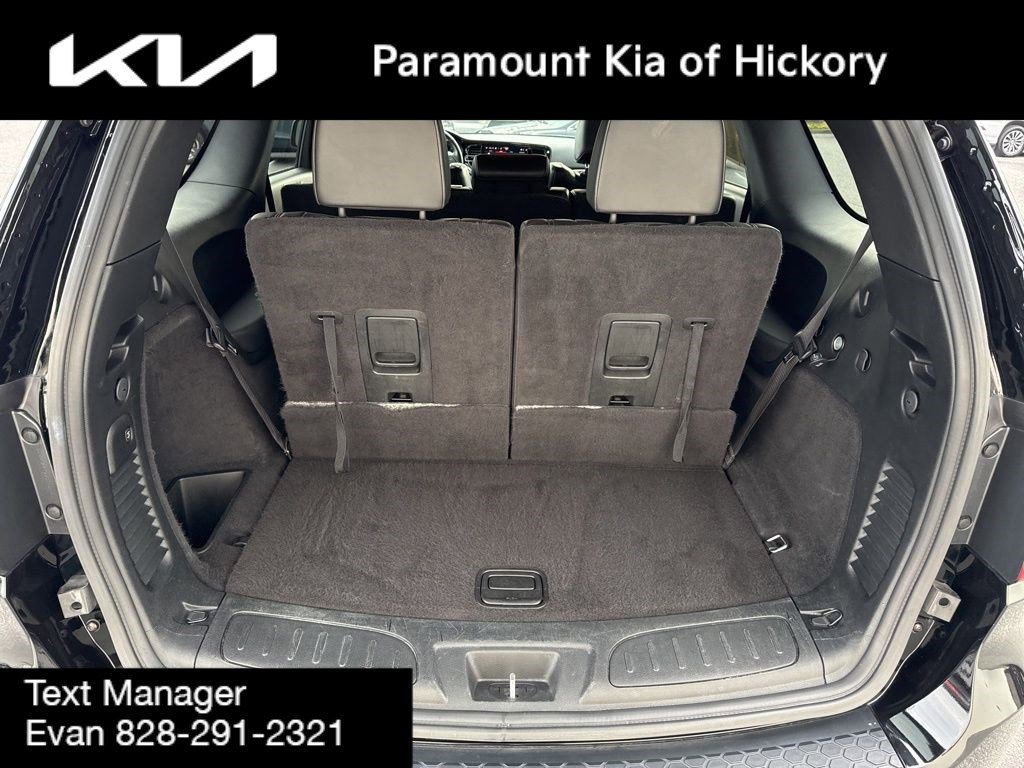 Used 2024 Dodge Durango GT image 11