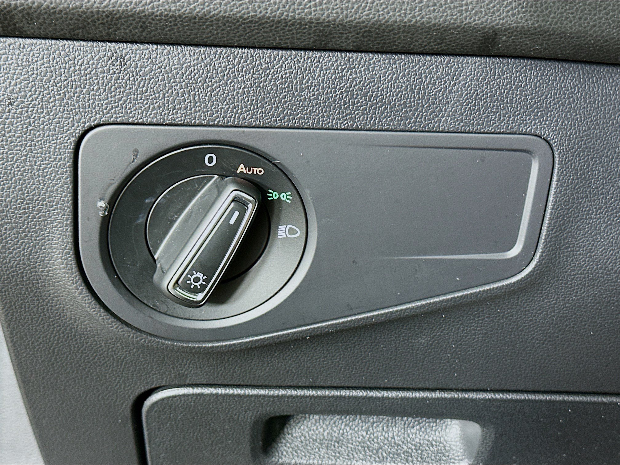 Used 2024 Volkswagen Tiguan SE FWD image 17