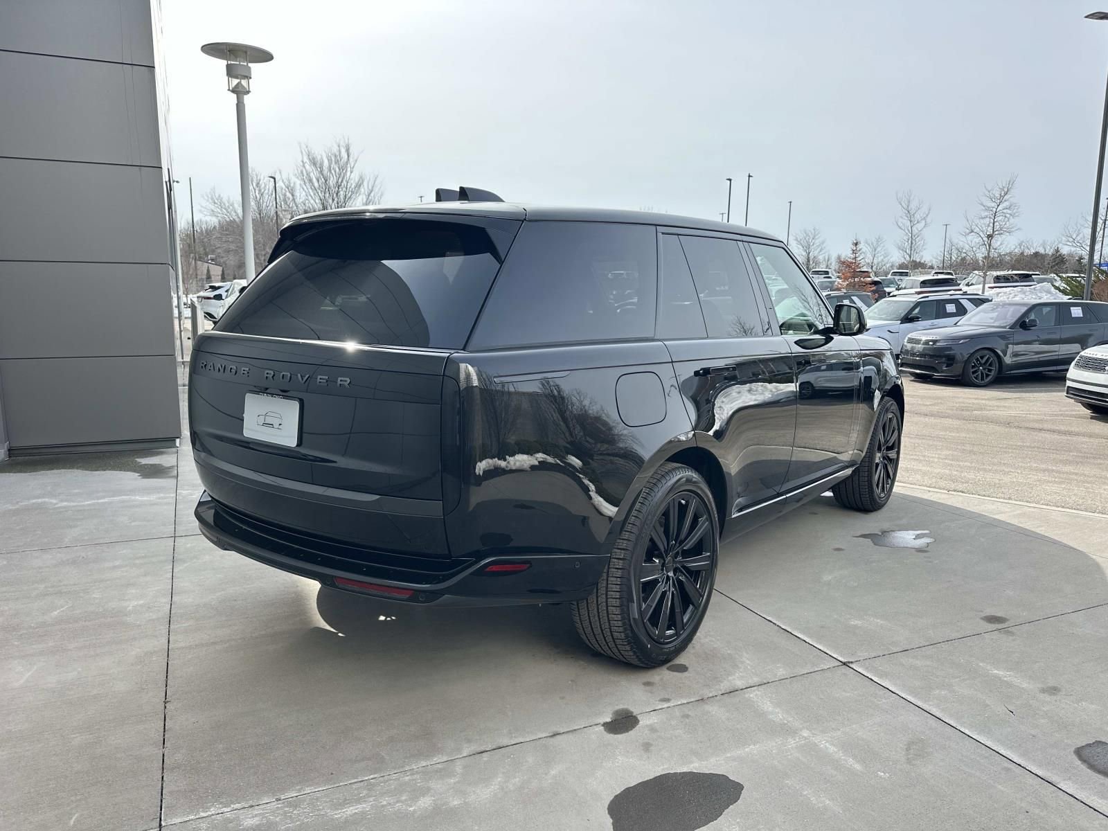 New 2026 Land Rover Range Rover SE image 5