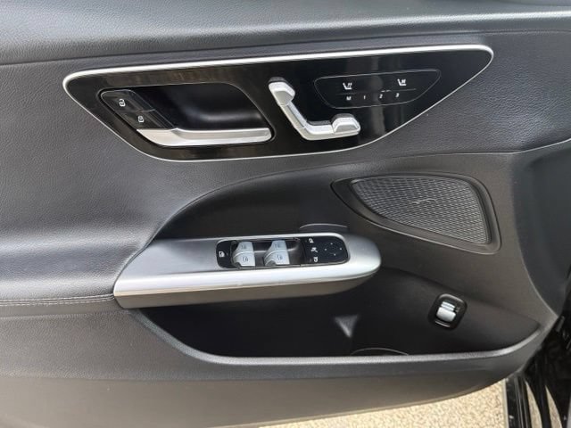 Used 2024 Mercedes-Benz C 300 Sedan image 24