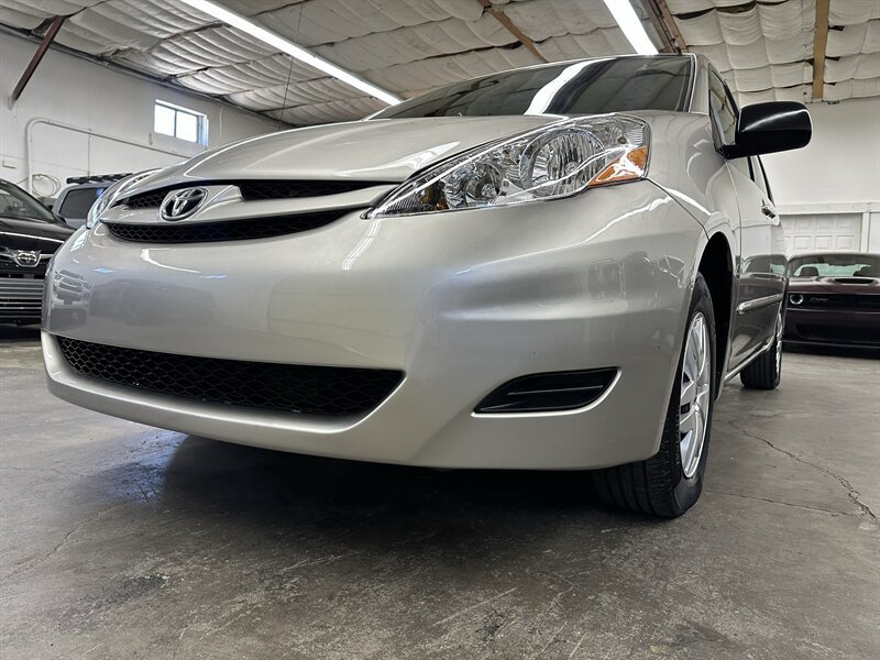 Used 2007 Toyota Sienna LE FWD image 32