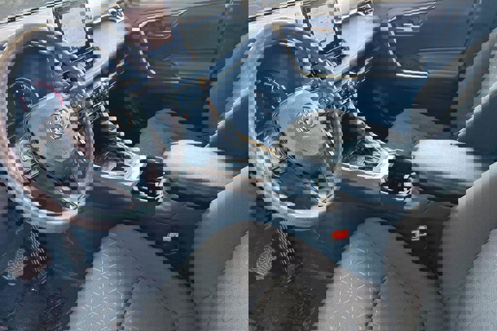 Used 2024 Toyota RAV4 XLE image 10