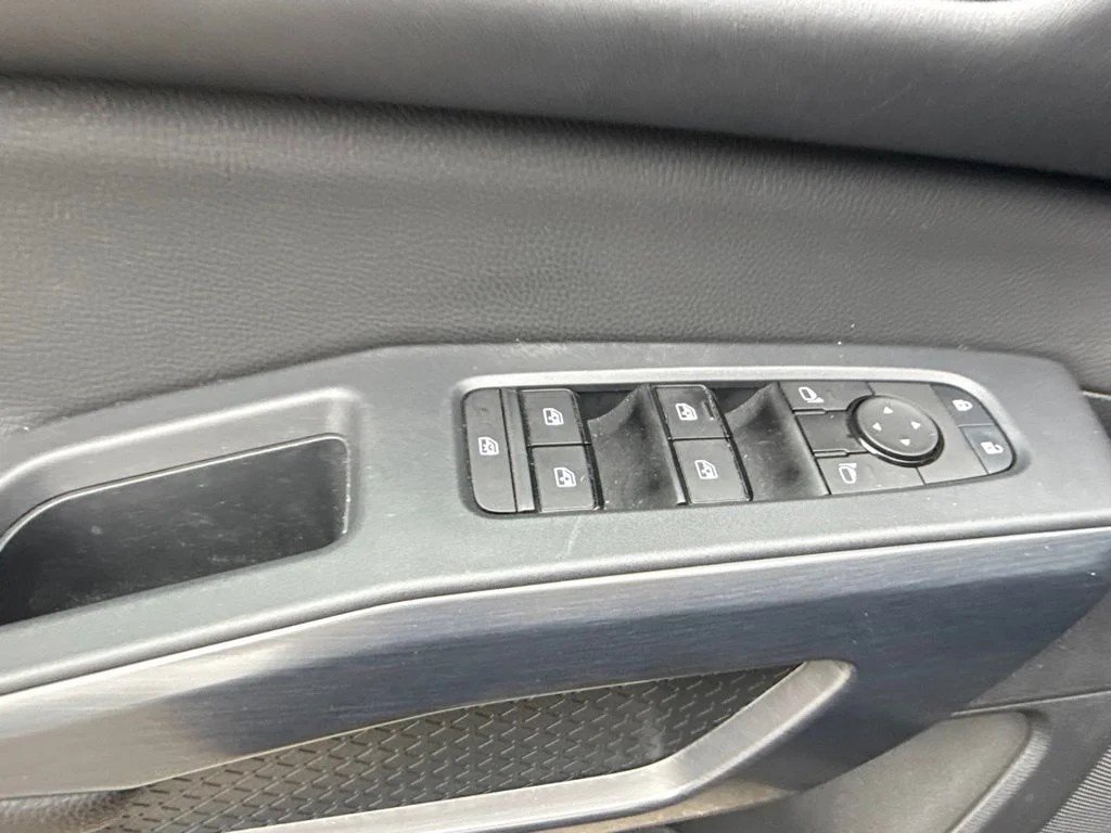 Used 2025 Nissan Pathfinder Rock Creek AWD/4WD image 20