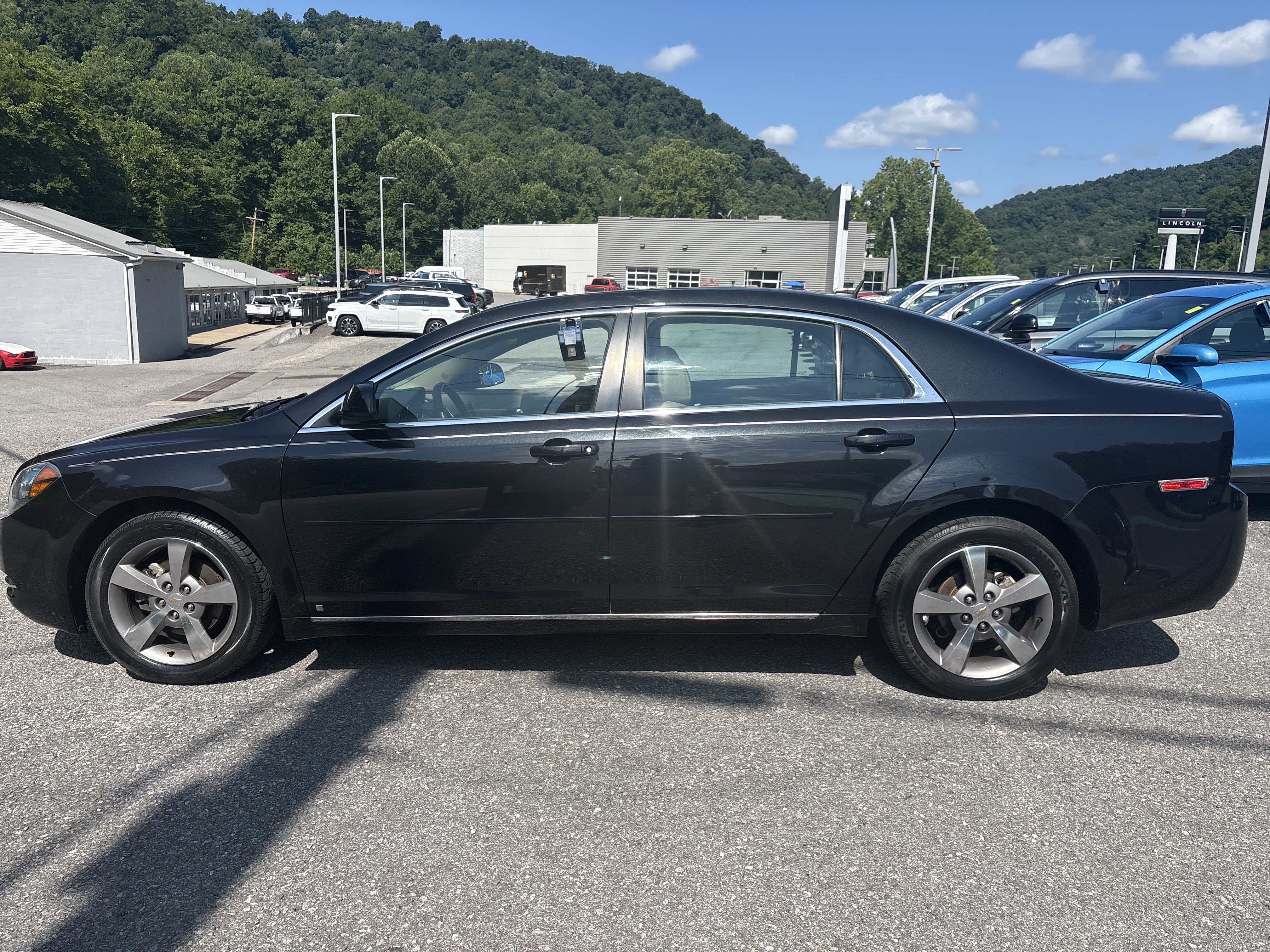 Used 2009 Chevrolet Malibu LT w/ Rear Power Package FWD image 7