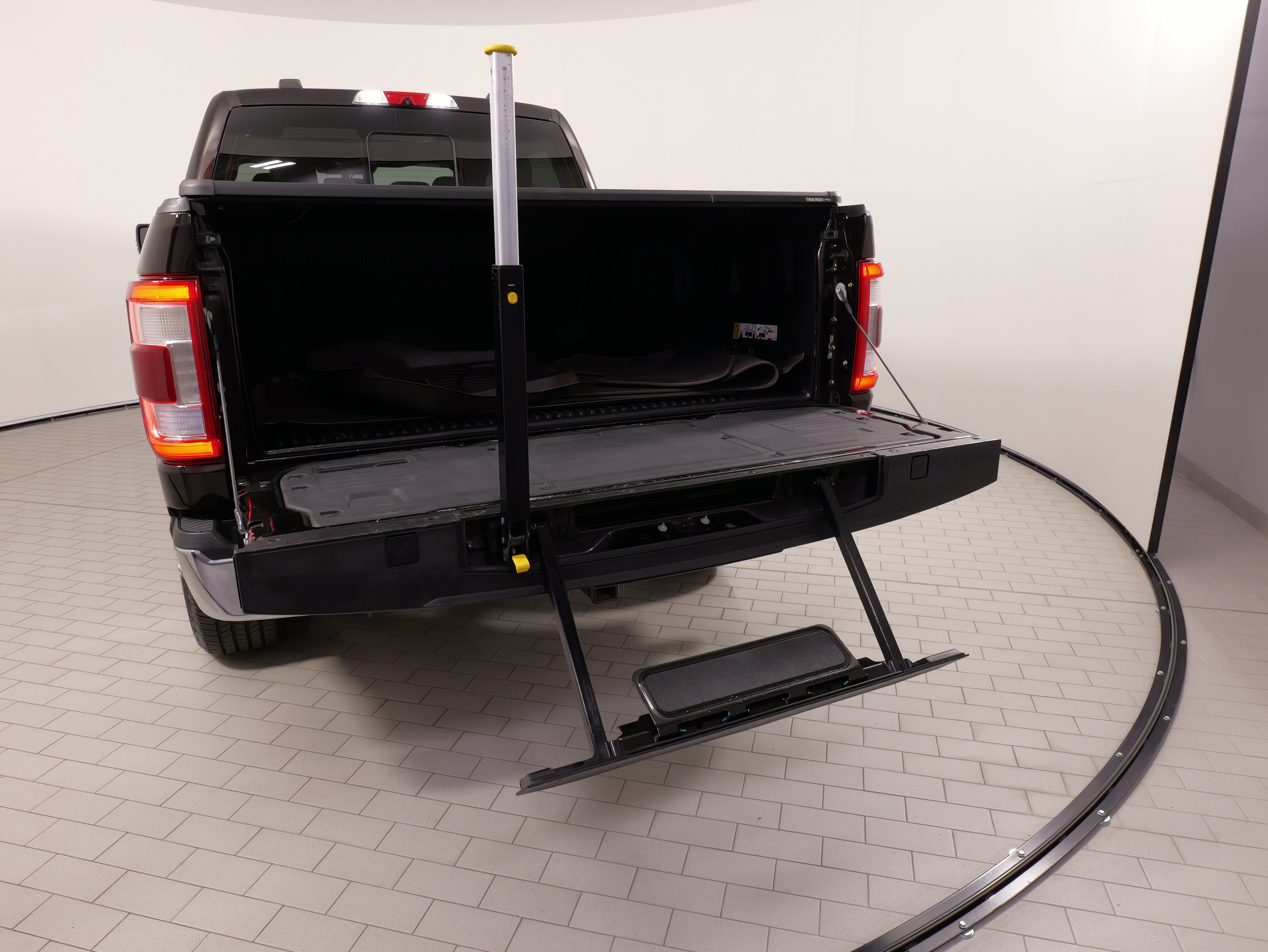 Used 2021 Ford F150 King Ranch w/ Equipment Group 601A High AWD/4WD image 62