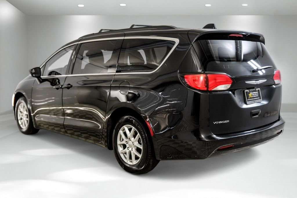 Used 2020 Chrysler Voyager Lxi image 8