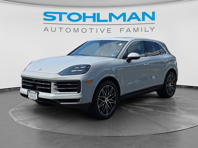 Used 2024 Porsche Cayenne AWD/4WD image 1