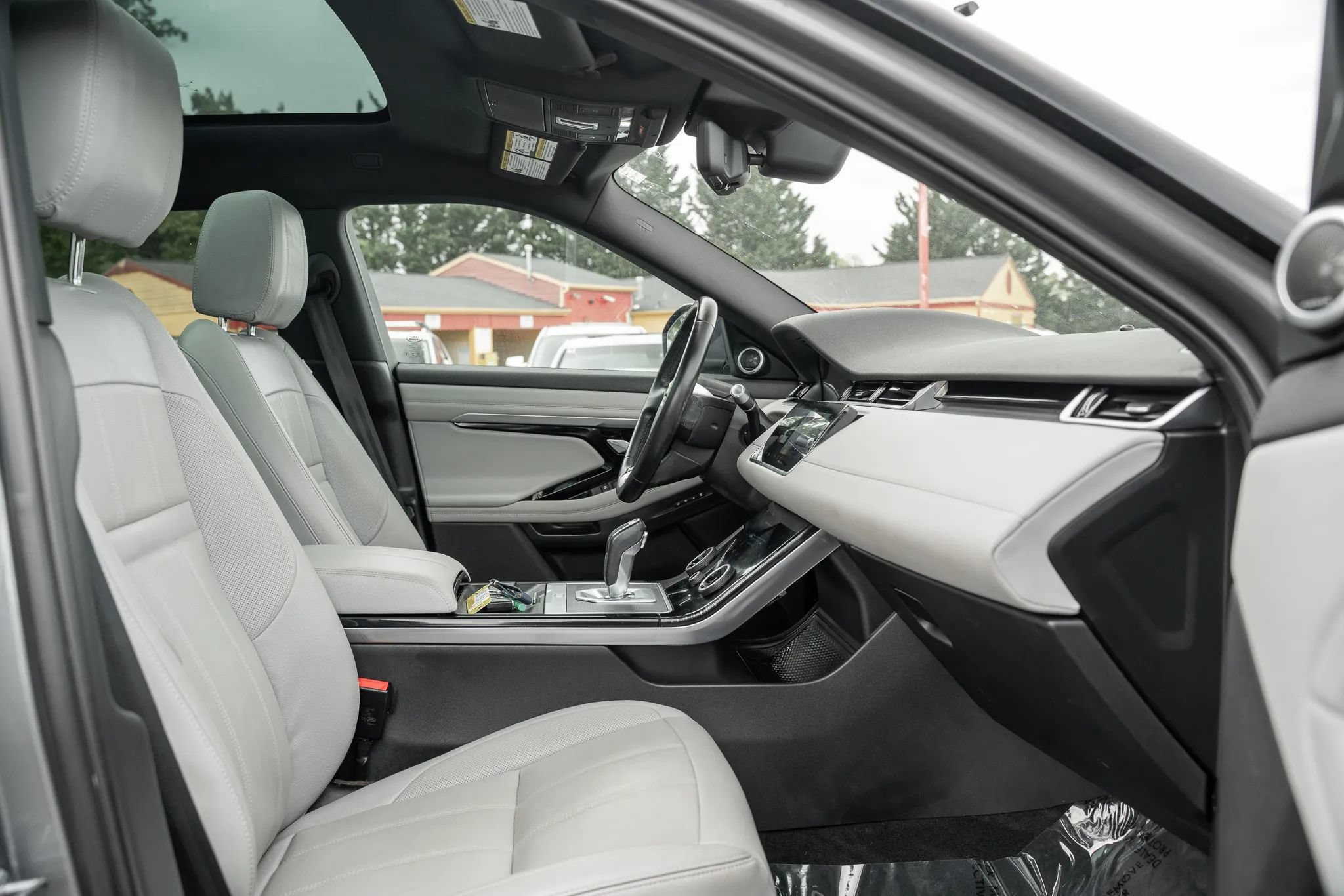Used 2020 Land Rover Range Rover Evoque SE AWD/4WD image 12