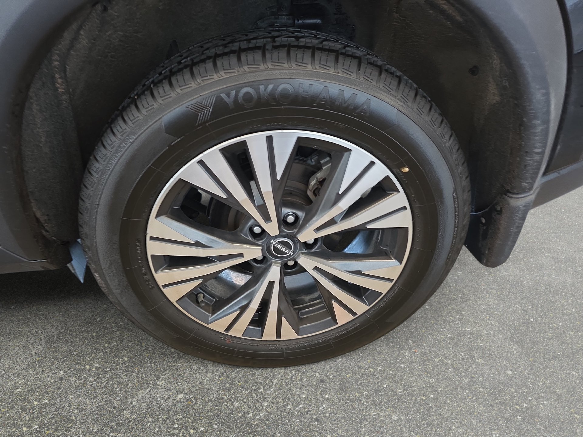 Used 2023 Nissan Rogue SV FWD image 29