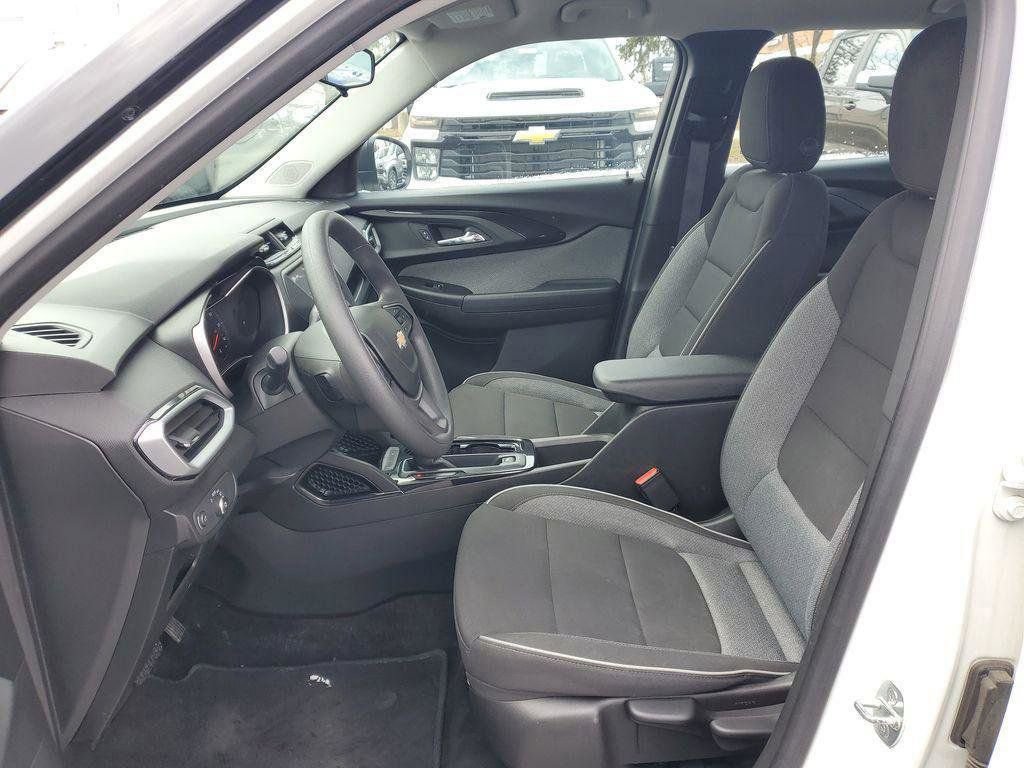 Used 2023 Chevrolet TrailBlazer LS image 5