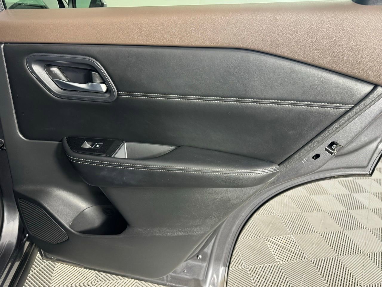 Used 2023 Nissan Rogue SL image 31