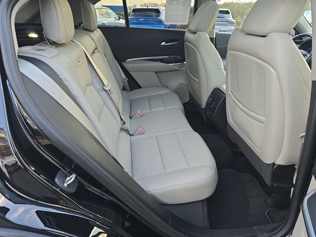 Used 2021 Cadillac XT4 Luxury w/ Cold Weather Package image 29