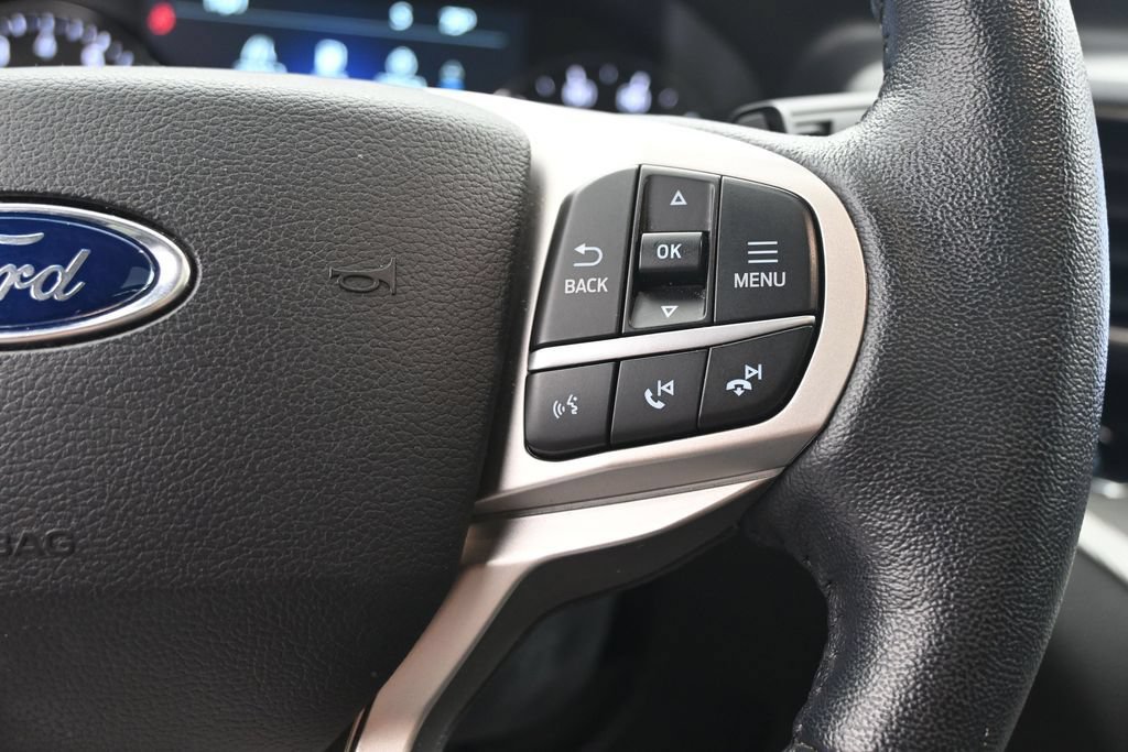 Used 2021 Ford Explorer XLT w/ Equipment Group 202A AWD/4WD image 19