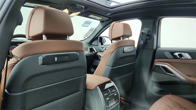 Used 2025 BMW X6 M60i image 30