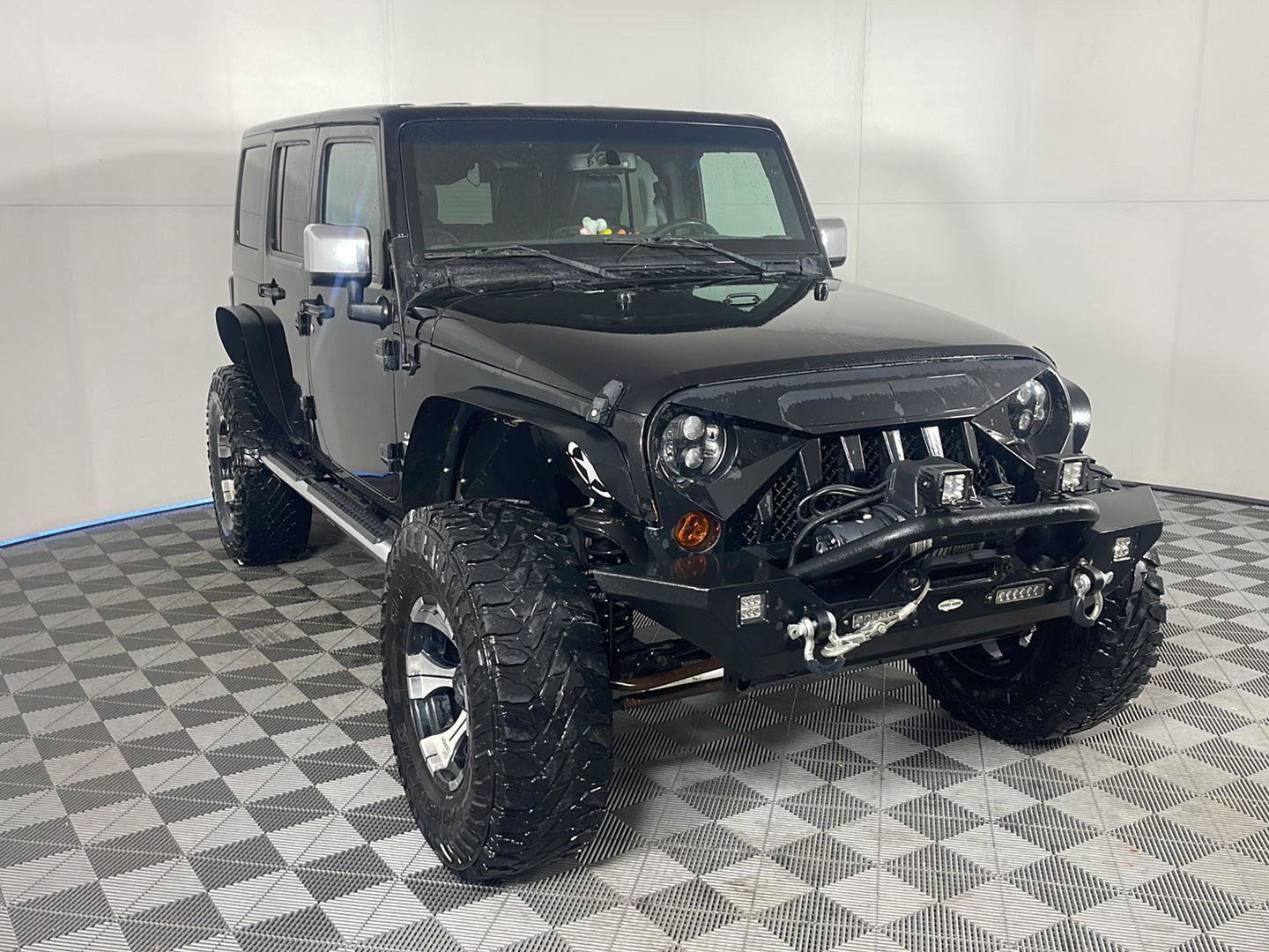 Used 2016 Jeep Wrangler Unlimited Sahara w/ Dual Top Group image 4