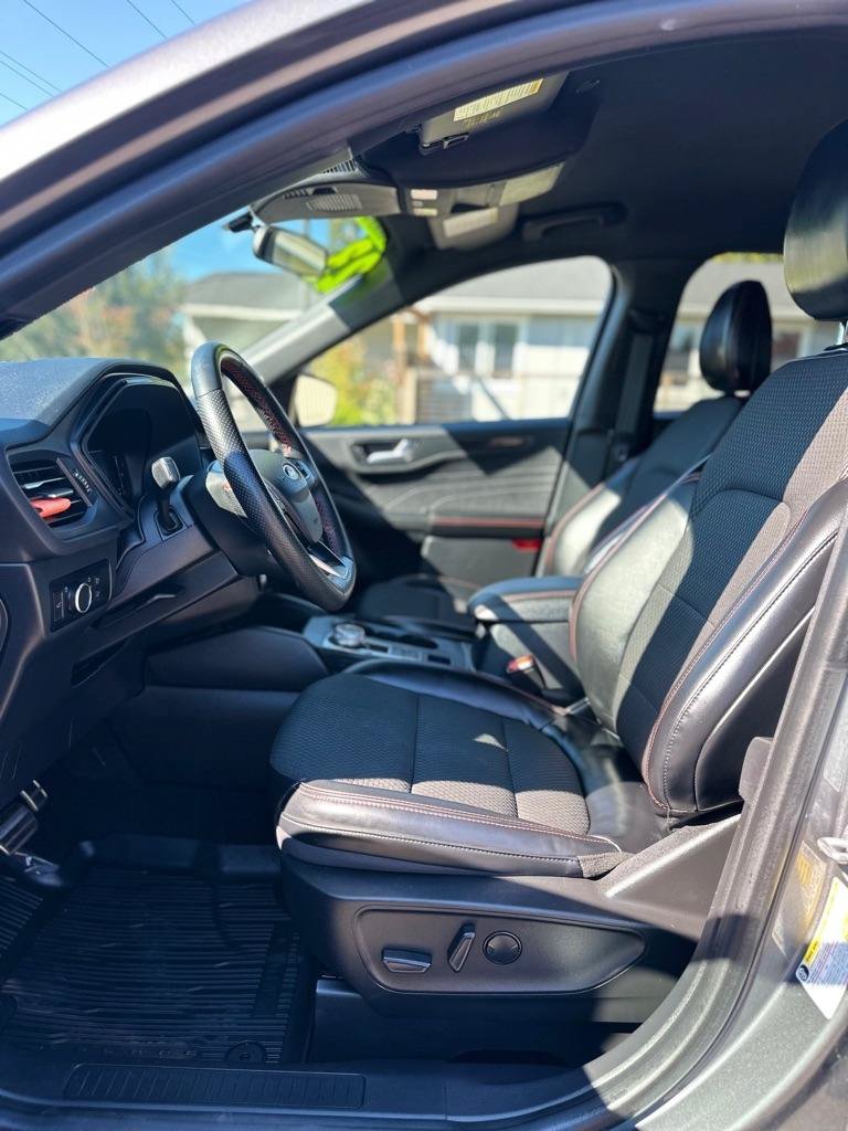 Used 2023 Ford Escape ST-Line w/ Tech Pack #1 AWD/4WD image 14