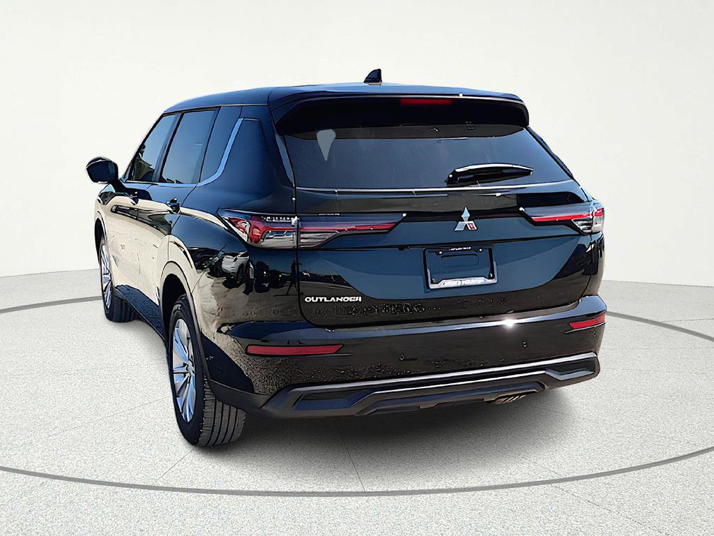New 2026 Mitsubishi Outlander ES image 5