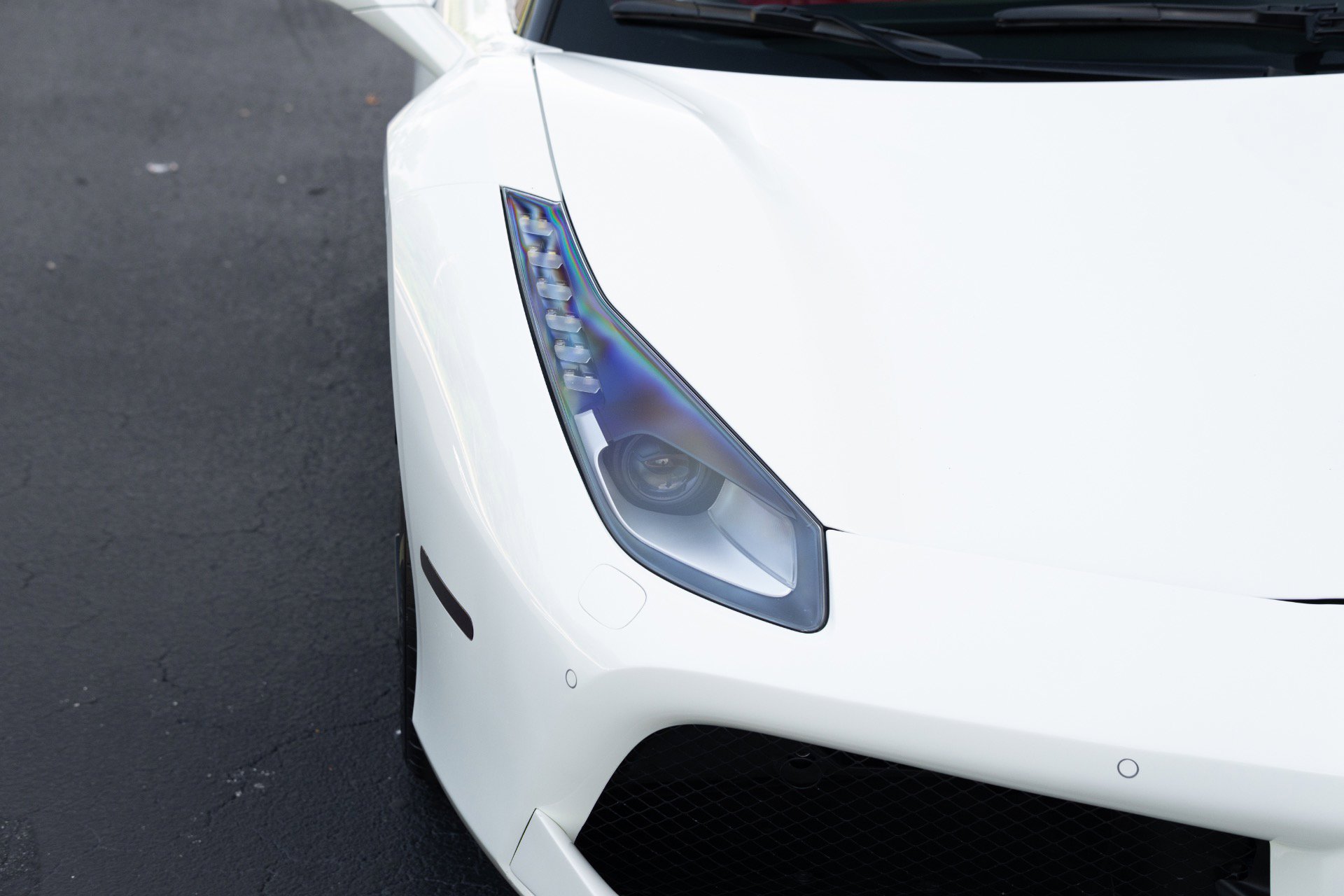 Used 2017 Ferrari 488 GTB RWD image 13