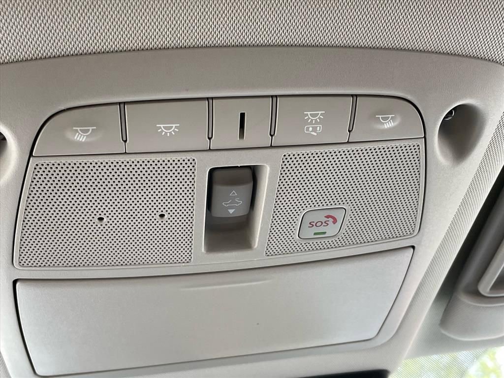 Used 2024 Nissan Armada SL w/ Captain's Chairs Package image 19