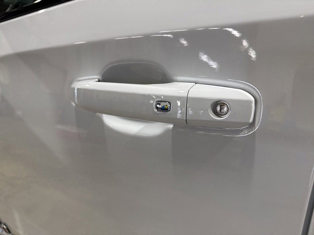 New 2026 GMC Sierra 1500 AT4 w/ Technology Package image 17