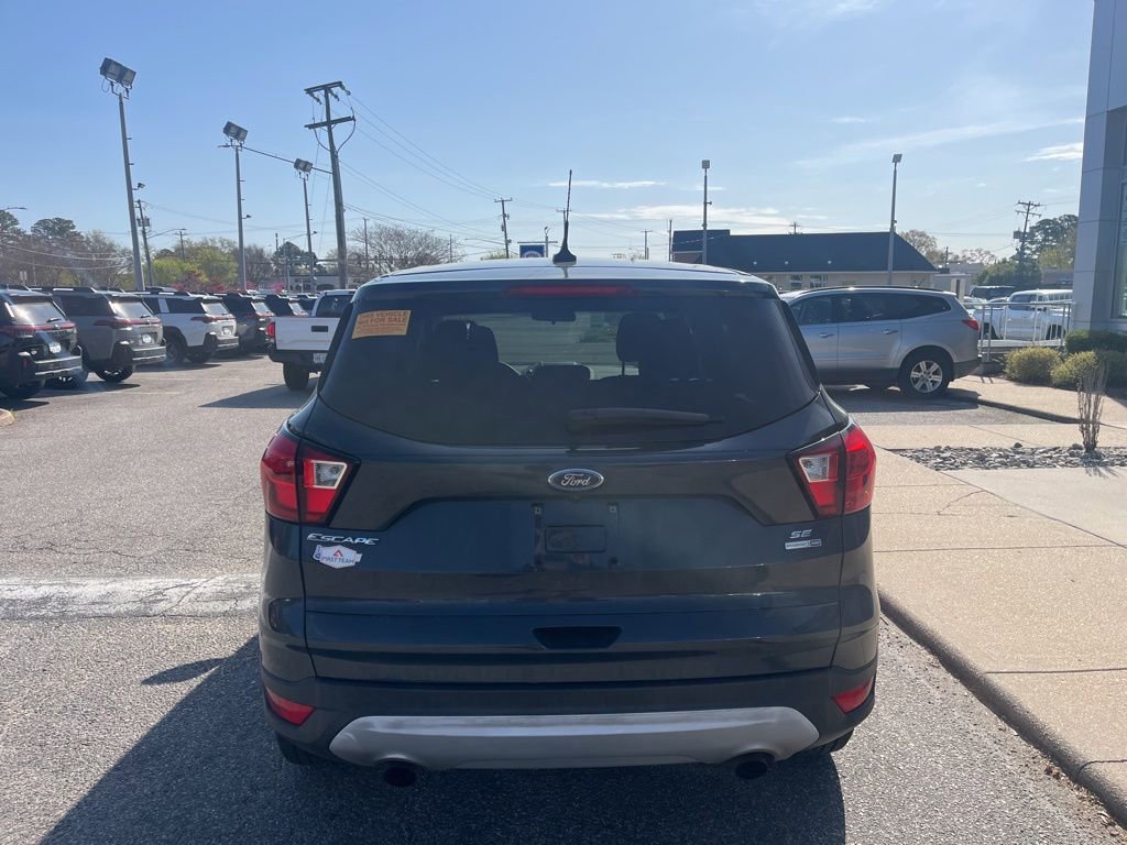 Used 2019 Ford Escape SE image 5