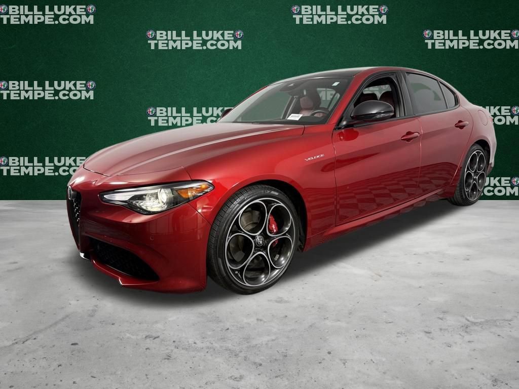 Used 2023 Alfa Romeo Giulia Veloce image 4